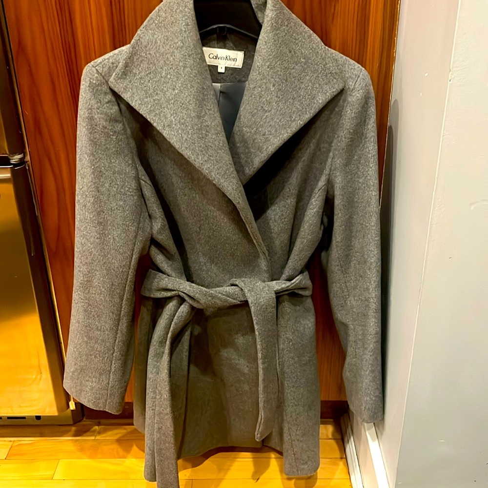 Stunning gray Calvin Klein belted wool coat Sz 8, worn once